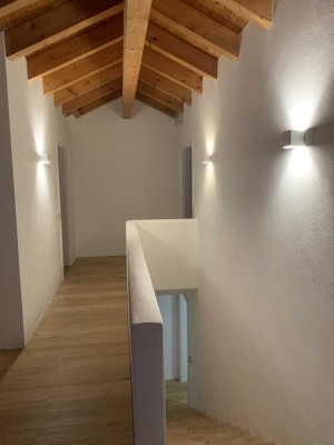 Gehobene 3-Zimmer-Wohnung mit Balkon und Einbauküche in Holzkirchen