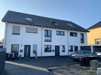 Bockum-Schlüsselfertiges Reihenmittelhaus (4 Zimmer - 125m2) mit schönem Grundstück, Wärmepumpe+FBH