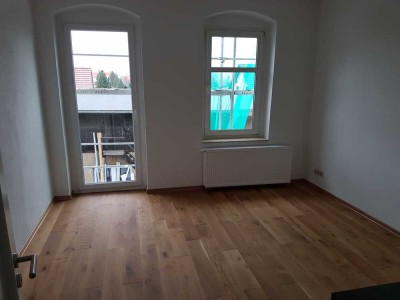 Sonnige 2 Raumwohnung + große Dusche + Balkon