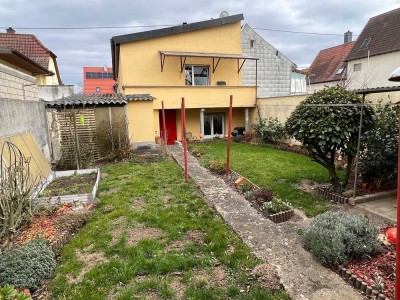 ++ Wohnhaus in Mörlheim mit Dachterrasse, Balkon, Garten und Nebengebäude! ++