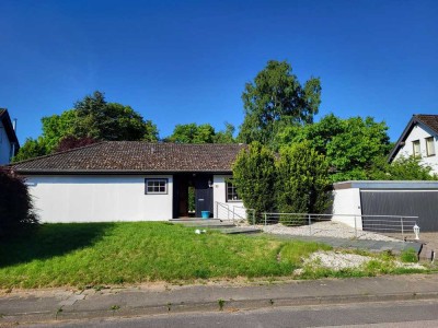 FREISTEHENDER BUNGALOW MIT KELLER UND GROSSER GARAGE IN FELDRANDLAGE VON TITZ-AMELN ZU VERKAUFEN...