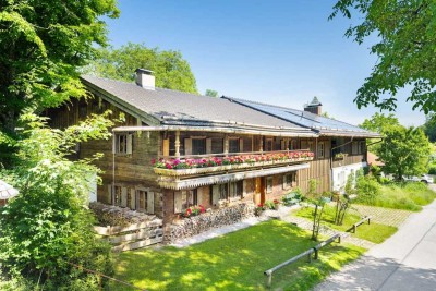 Rarität: Denkmalgeschützte Bauernhaushälfte mit historischem Flair und traumhaftem Garten
