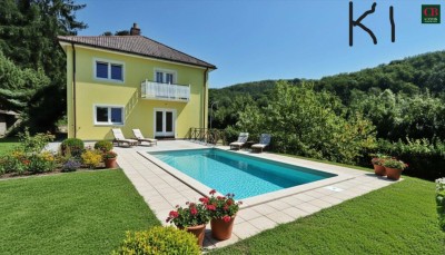 SANIERUNGSBEDÜRFTIGE VILLA MIT POOL
