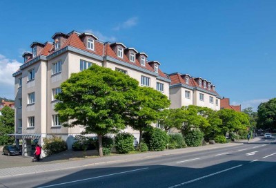 Mit Aufzug, Ausblick und Einbauküche!