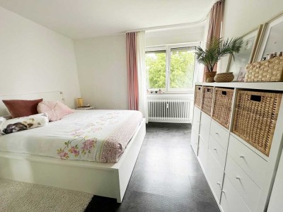 3,6% Rendite! Helle, renovierte 2 ZKB mit Einbauküche, Fahrstuhl und Balkon in ruhiger Lage!