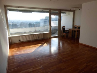 Ruhige 3-Zimmer-Wohnung (Maisonette) mit Fernsicht, 2 großen Balkonen und Garagenbox