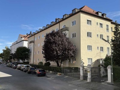 Altbaucharme zum Wohlfühlen – Sehr ruhige 2-Zimmer-Wohnung in München-Neuhausen