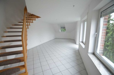 helle 3-Zimmer-Maisonettewohnung mit Balkon inkl. Einbauküche und Stellplatz