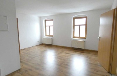 Gemütliche & bezahlbare 2-Zimmer-Dachgeschosswohnung (38 m²) in Schlettau