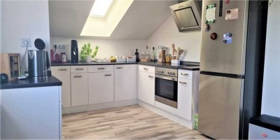 Stilvolle 2,5-Zimmer-DG-Wohnung in Großkortzenburg