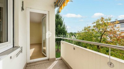 Helle 3-Zimmer-Wohnung mit Loggia und Einbauküche in gepflegtem Mehrfamilienhaus