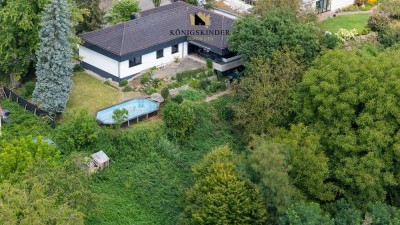 Mit Panoramagarantie und WOW-Effekt...
Viel Platz und Charme im neuen Gewand wartet auf Sie...