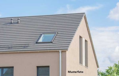 2-Familienhaus nebst Garage und Carport - provisionsfrei