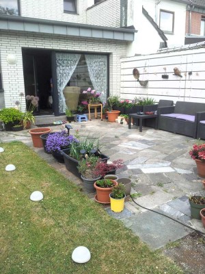 KR,westlich der City: 2-Zimmerwhg. im EG, Einbauküche, große Terrasse, eigenes Gartenstück möglich!
