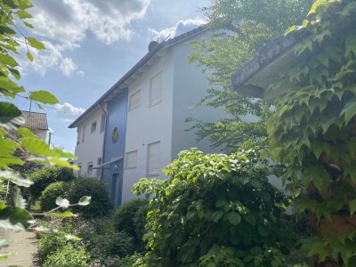 GIS IMMOBILIEN - Individuelle 2 1/2-Zimmer-Maisonette-Wohnung!