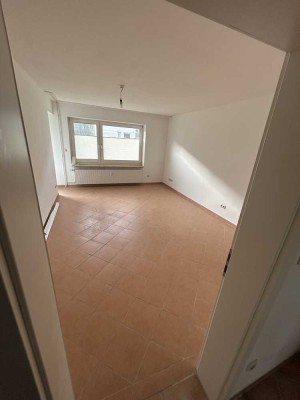 Geschmackvolle 2,5-Zimmer-EG-Wohnung mit Balkon in Kiel