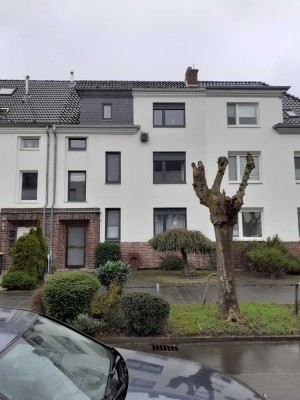 Nähe Uerdinger Stadtpark, ruhige 2 Zimmer Wohnung mit Loggia und Garten