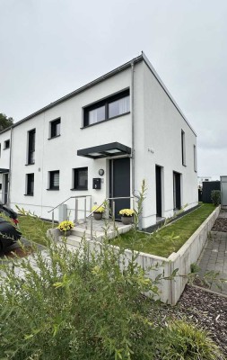 Modernes Reiheneckhaus