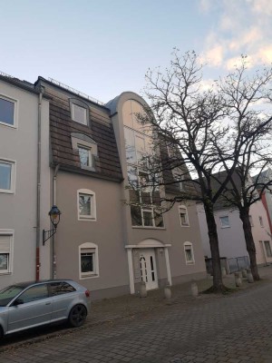 Ruhige Dreizimmerwohnung mit Balkon, Fußbodenheizung und Tiefgaragenstellplätzen