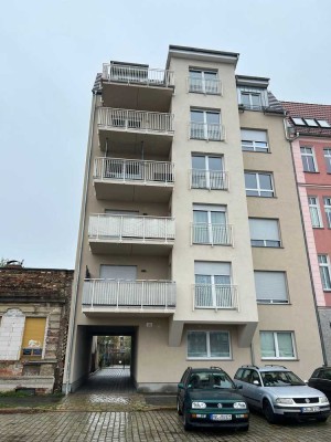 Neuwertige 4-Zimmer-Wohnung mit Balkon in Cottbus