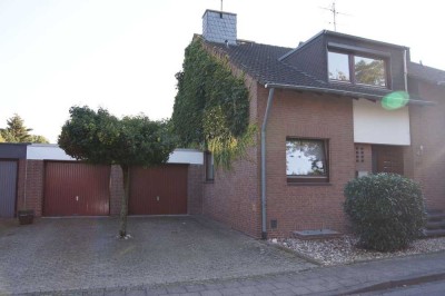 Gemütliche Doppelhaushälfte mit großem Garten und Doppelgarage im beliebten Grevenbroich-Hemmerden