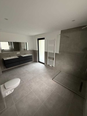 Exklusive, frisch sanierte 3-Zimmer-Wohnung in bester Lage mit Balkon, Garten, Kirche im Blick&Ruhe