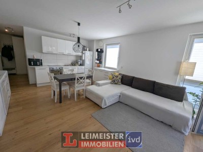 MODERNE 3-ZI-WOHNUNG IM HOCHPARTERRE MIT BALKON UND KFZ-STELLPLATZ