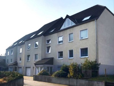 Nette Familie gesucht! Gepflegte 4-Zimmer-Wohnung mit Gäste-WC und Balkon (WBS erforderlich)