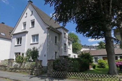 Gut geschnittene Wohnung mit Balkon, EBK und Garage in ruhiger Lage von Wetter