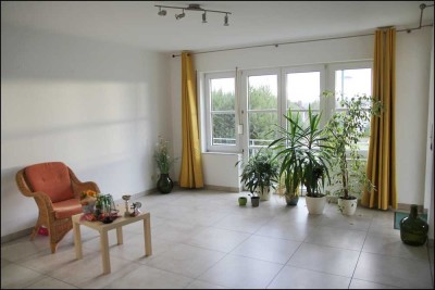 Geräumige 2-Zimmer-Wohnung mit Balkon und Einbauküche