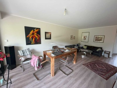Helle und gepflegte Wohnung mit großzügiger Terrasse