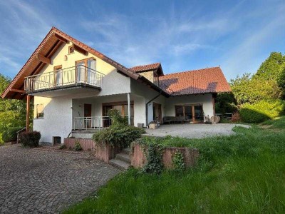 Modernisiertes Zweifamilienhaus in Ruhiglage am Waldrand 446 m² Wohn-u.Nutzfläche Topausstattung EBK