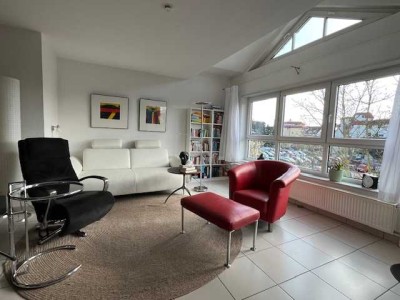Traumhafte, außergewöhnliche 150m² Maisonette-Wohnung, 2 Etagen + DG-Studio, Balkon, 3 KFZ-Plätze...