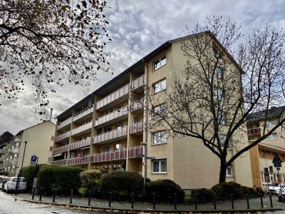 Hie wird frisch für Sie saniert! 2-Zimmer-Wohnung in Stadtlage