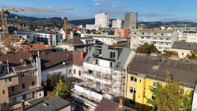 Helle 2-Zimmer-Wohnung mit Balkon – urbaner Komfort trifft Altbauflair in zentraler Lage