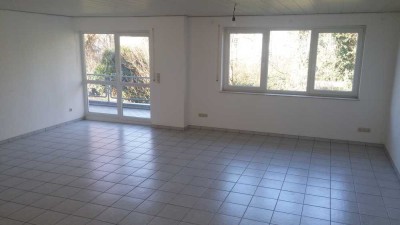 Helle, gepflegte 3-Zimmer-Wohnung mit Balkon und EBK