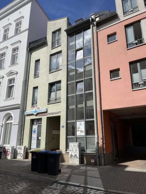 2-Zimmer-Wohnung mit Dachterrasse und Einbauküche in Innenstadt Greifswalds