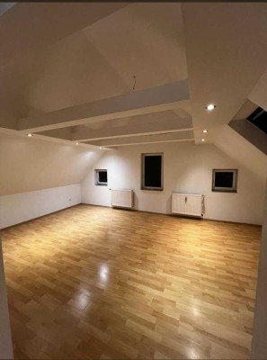490 € - 65 m² - 3.0 Zi.