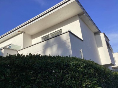 Neubau Maisonette Wohnung mit kl. Garten u. sonnigen Terrassen in Ruhelage