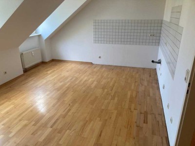 Geräumige Dachgeschosswohnung in guter Lage von Mülheim