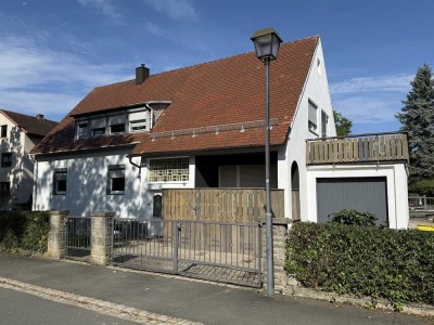 Charmantes 2-Famielienhaus in Glotzdorf 5 min von Bayreuth entfernt