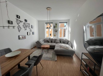 Vollmöblierte 3-Zimmer Altbauwohnung mit Aufzug