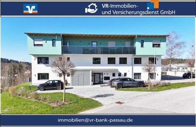 Attraktives Wohn-/ und Bürogebäude mit 
3 Wohneinheiten, 2 Büroeinheiten und 
15 Stellplätzen in 9