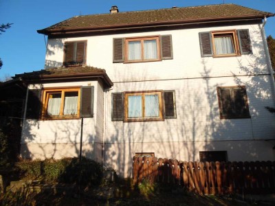 Wohnhaus in ruhiger Lage am Südhang