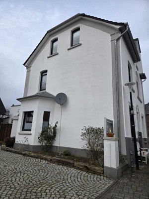 Attraktive und gepflegte 4-Zimmer-Maisonette-Wohnung mit Balkon in Brüggen