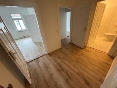 modernisierte 2-Zimmer-Wohnung mit Duschbad - ab sofort verfügbar -