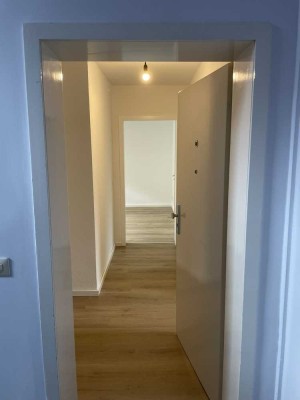 Erstbezug nach Renovierung 2,5-Zimmer-Wohnung mit eigenem Garten