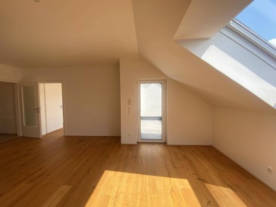 Sonnige Dachgeschosswohnung inkl. Einbauküche und Loggia - Top A10