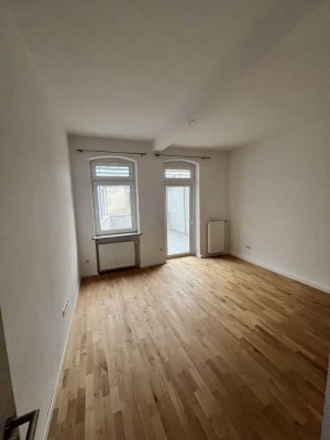 Moderne 3-Zimmer-Wohnung mit Granit-boden & Einbauküche in zentraler Lage von Ettlingen...