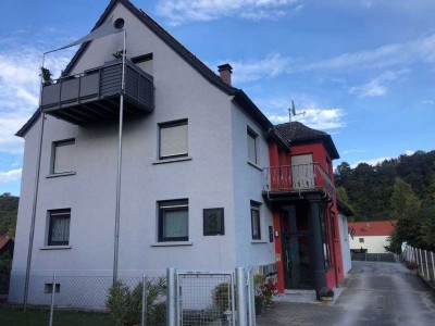 Lichtdurchflutete, frisch sanierte 2-Zimmer-Wohnung